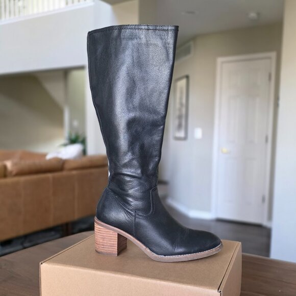 Black Crown Vintage Boot (8) - Picture 3 of 7